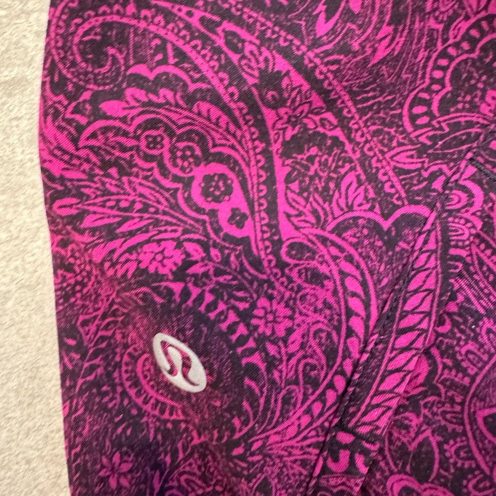 Lululemon run times shorts size 6 - Picture 6 of 10